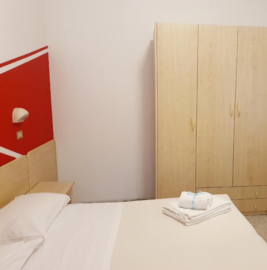 Albergo B&B Serafini Римини Экстерьер фото