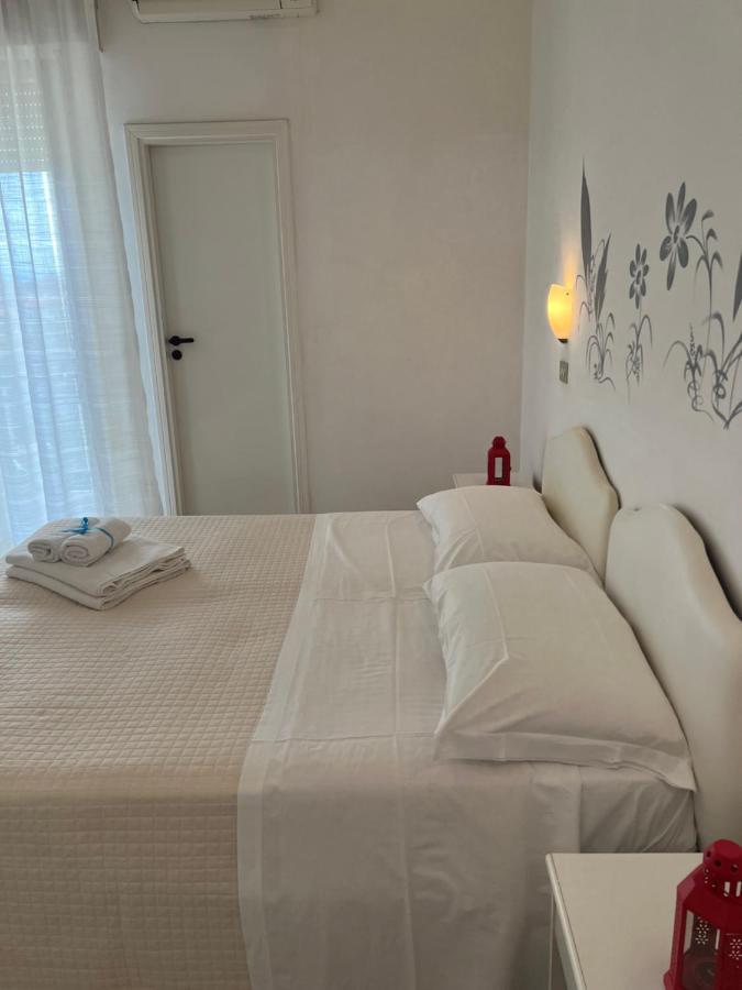 Albergo B&B Serafini Римини Экстерьер фото