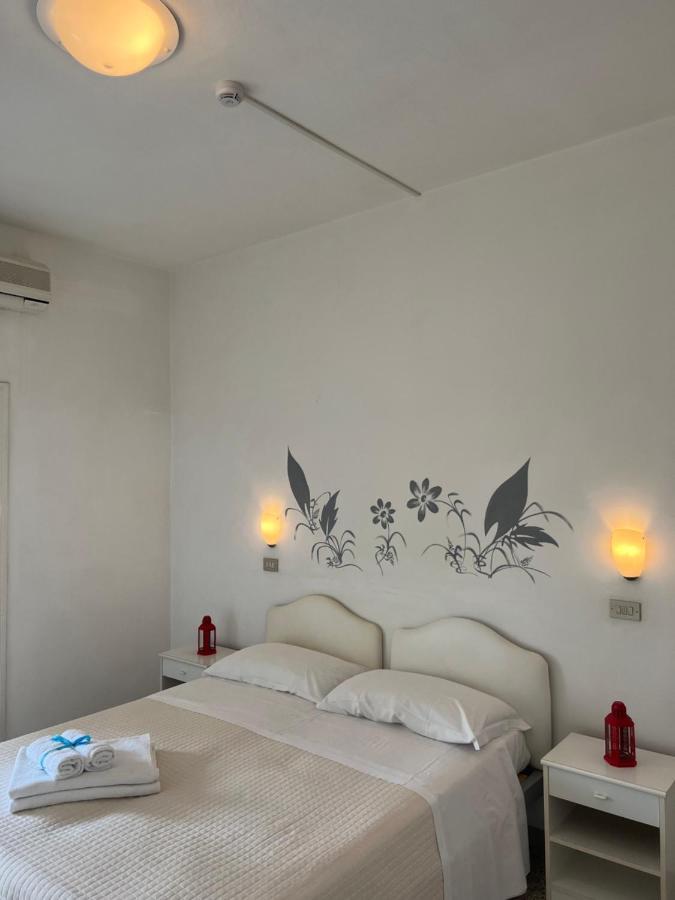 Albergo B&B Serafini Римини Экстерьер фото