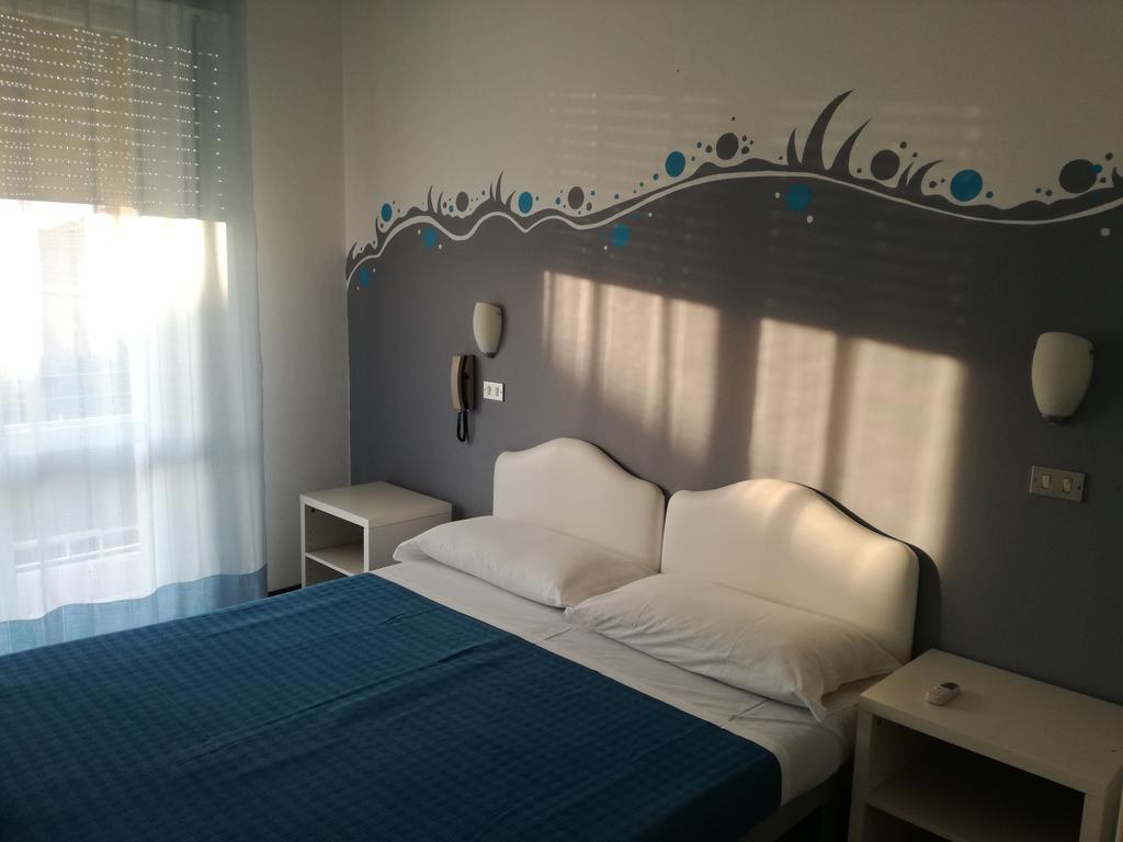 Albergo B&B Serafini Римини Экстерьер фото