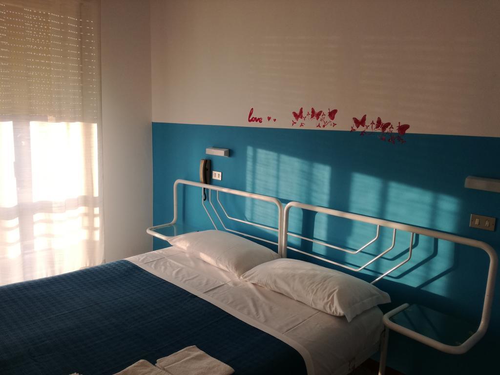 Albergo B&B Serafini Римини Экстерьер фото